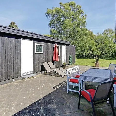 Three-bedroom Holiday In Дом отдыха